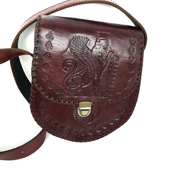 Tooled leather saddle crossbody bag - Picture 7 of 9